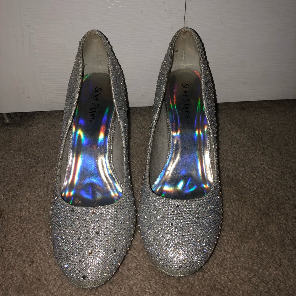 heels - Picture 3 of 5